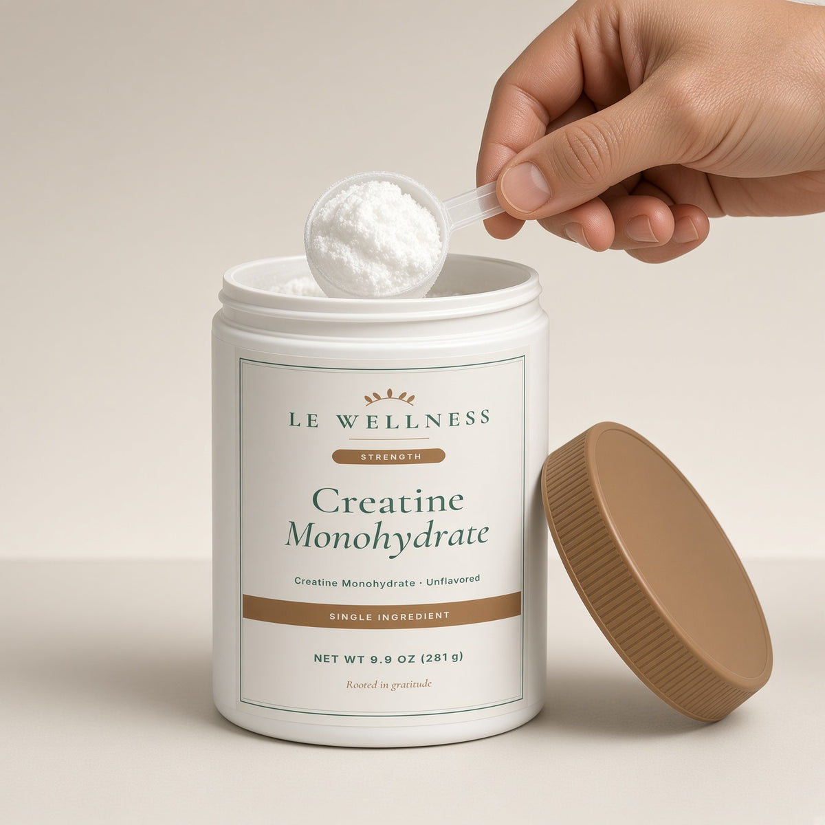 Scooping Le Wellness Creatine Monohydrate